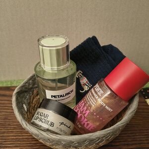 Gift Giving Basket Victoria's Secret ❤️ Pink 🩷